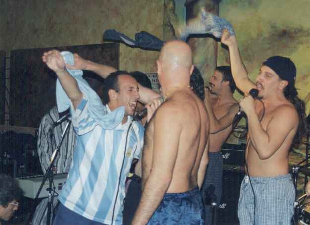 bersuit_fiesta.jpg (24971 bytes)